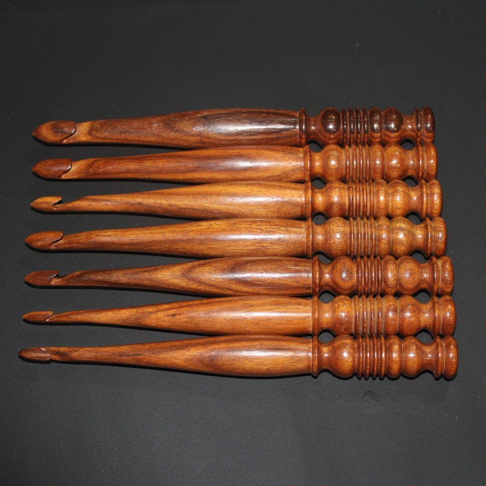 Rosewood Crochet Hooks Set of 7 Knit Weave Yarn Craft Knitting